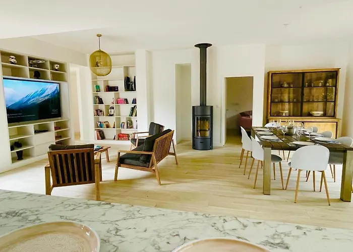 Villa- Sur -200 M Nauzan - Piscine Vila *