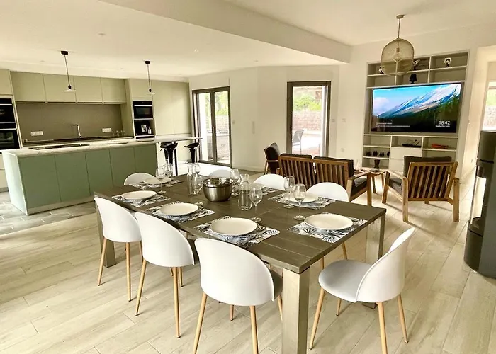 Vila Villa- Sur -200 M Nauzan - Piscine