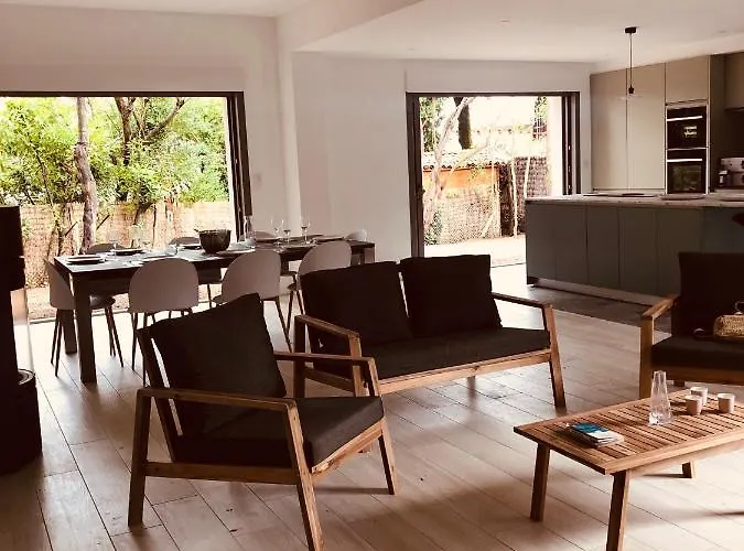 Vila Villa- Sur -200 M Nauzan - Piscine *