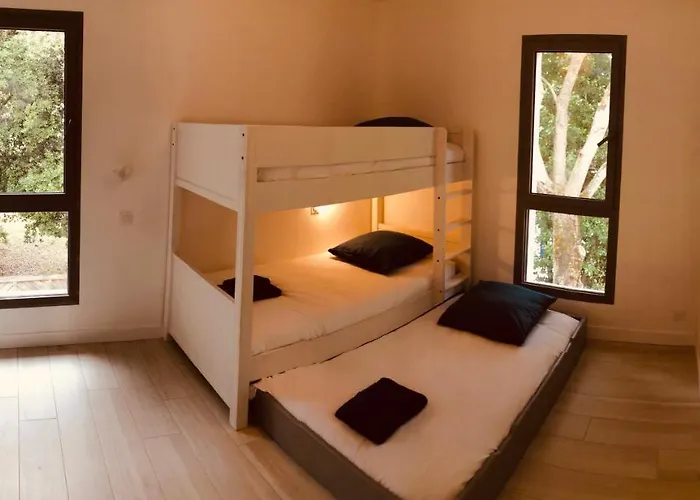 Villa- Sur -200 M Nauzan - Piscine *