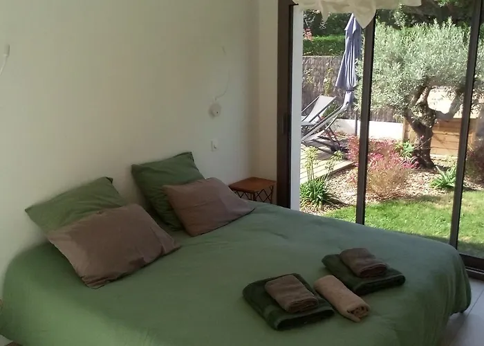 Villa- Sur -200 M Nauzan - Piscine Vila *